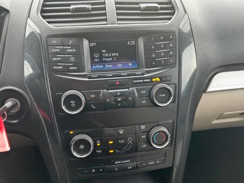 Used 2018 Ford Explorer 4WD image 12