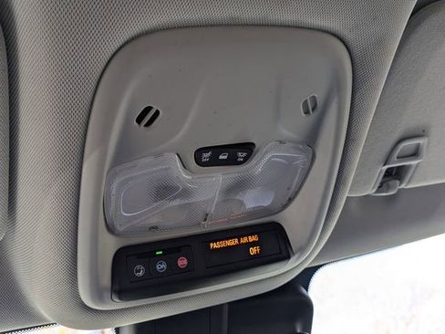 Used 2022 Chevrolet TrailBlazer LT w/ Convenience Package image 23