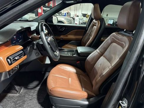 Certified 2023 Lincoln Aviator Reserve w/ Equipment Group 201A image 12