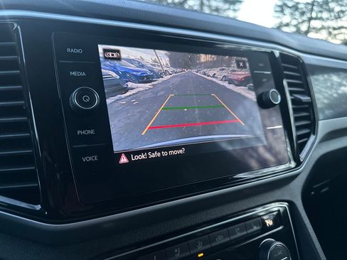 Certified 2021 Volkswagen Atlas Cross Sport SEL Premium image 10