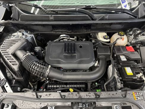 Used 2023 GMC Acadia SLE w/ Driver Convenience Package image 13