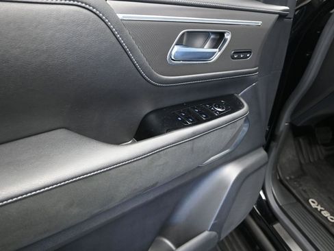 Used 2025 INFINITI QX80 Luxe RWD image 11