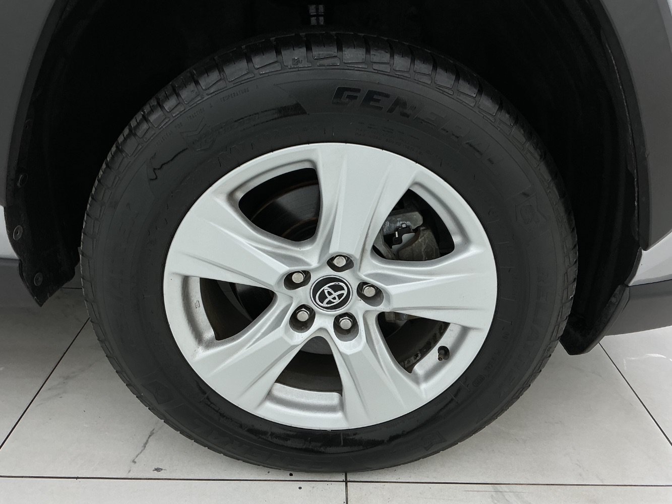 Used 2020 Toyota RAV4 XLE FWD image 46