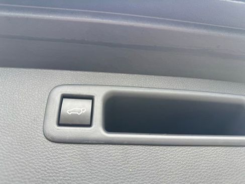 Certified 2025 Toyota Highlander XLE image 43