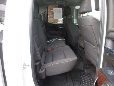 Used 2017 GMC Sierra 2500 SLE w/ HD SLE Preferred Plus Package AWD/4WD image 9