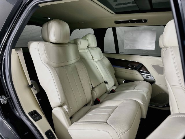 New 2027 Land Rover Range Rover Long Wheelbase SE AWD/4WD image 23