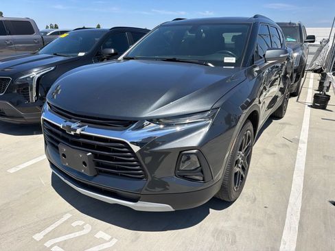 Used 2019 Chevrolet Blazer LT FWD image 2