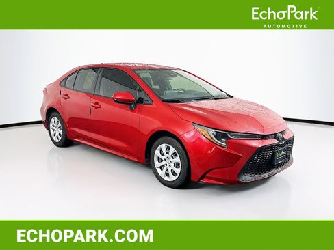Used 2020 Toyota Corolla LE image 1