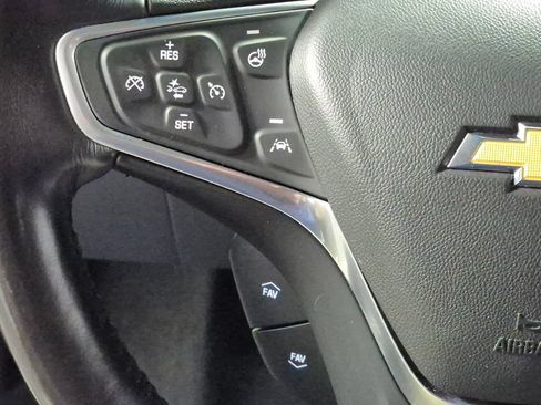 Used 2018 Chevrolet Bolt Premier w/ Driver Confidence II Package FWD image 12