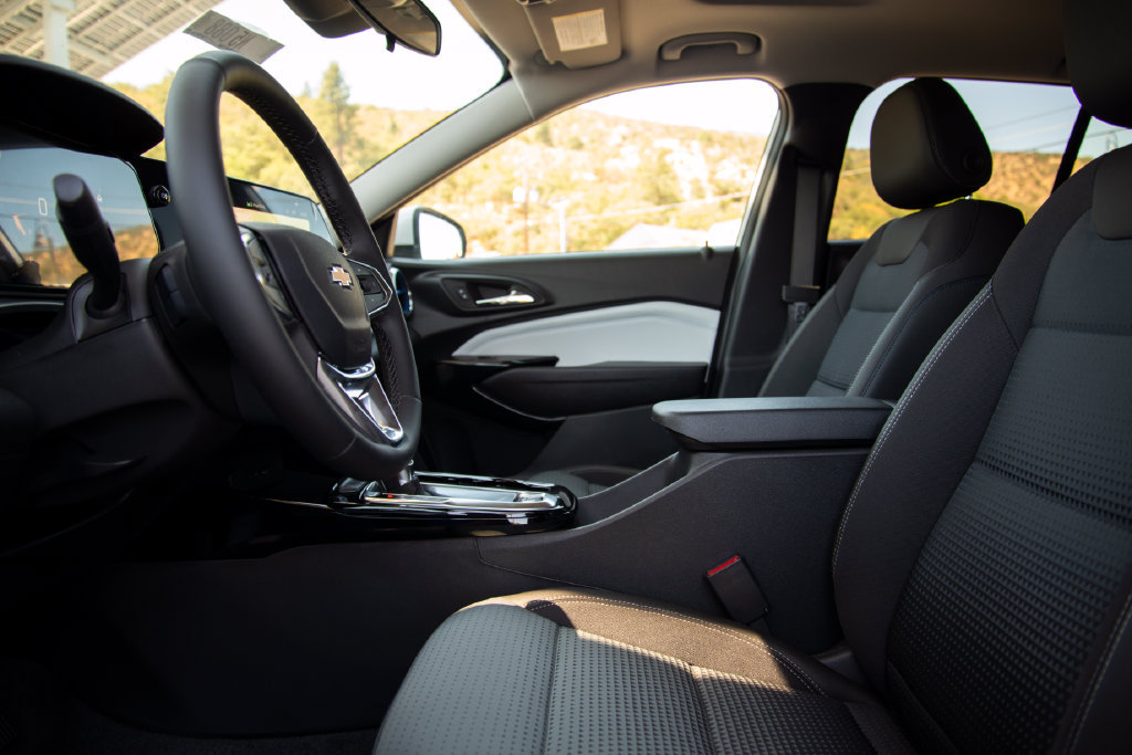New 2026 Chevrolet Trax LT w/ Sunroof Package FWD image 11