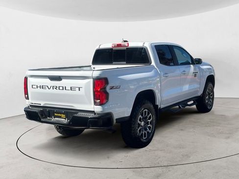 Used 2023 Chevrolet Colorado Z71 w/ Z71 Convenience Package 2 AWD/4WD image 5