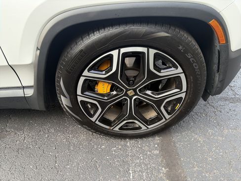Used 2022 Rivian R1S Launch Edition AWD/4WD image 15