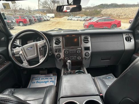 Used 2015 Ford Expedition Platinum image 19