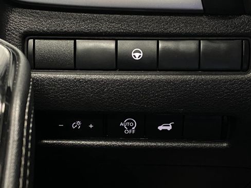 Certified 2025 Nissan Rogue SV AWD/4WD image 14