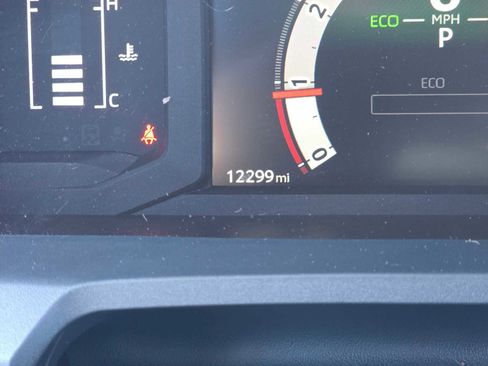 Certified 2025 Toyota 4Runner SR5 AWD/4WD image 26