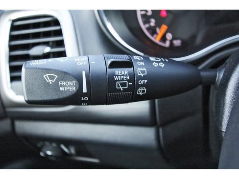 Used 2022 Jeep Grand Cherokee Laredo X RWD image 16