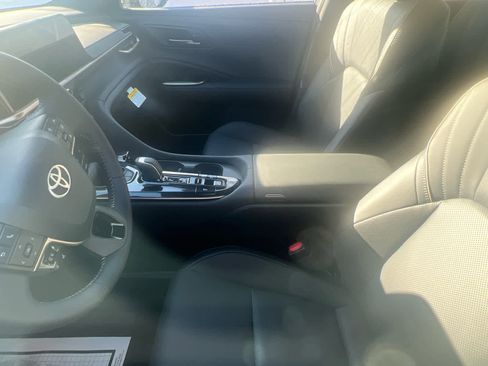 New 2026 Toyota Crown Signia image 5