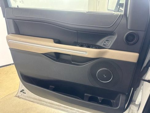 Used 2024 Ford Expedition Max Limited RWD image 19