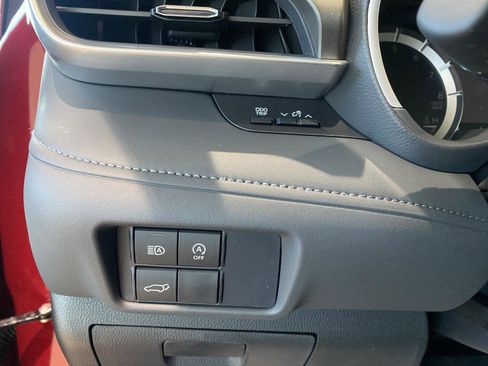 New 2026 Toyota Highlander XLE image 23