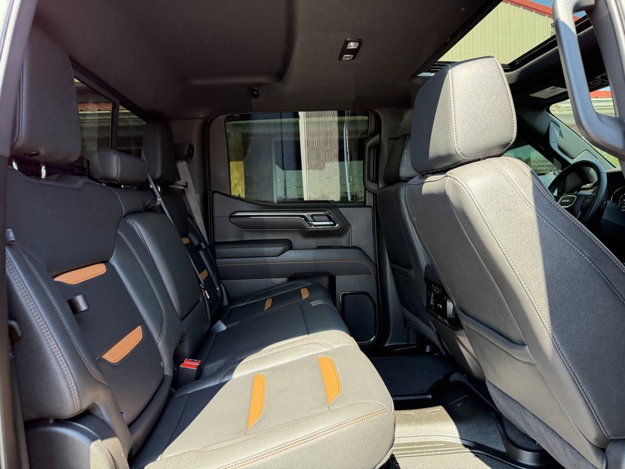 Used 2025 GMC Sierra 1500 AT4 w/ AT4 Premium Package AWD/4WD image 24
