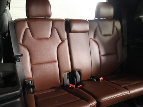 Used 2024 Kia Telluride EX w/ EX Captain's Chair Package image 39