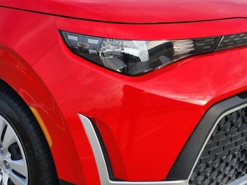 Used 2023 Kia Soul LX image 9
