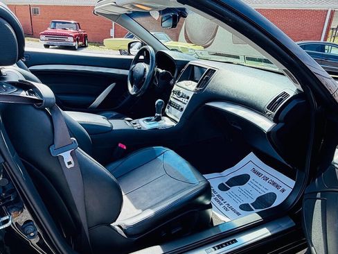 Used 2012 INFINITI G37 Sport 2dr Convertible w/ Premium Pkg image 10