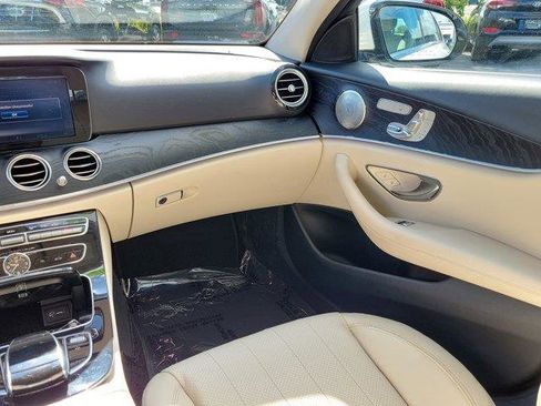 Used 2017 Mercedes-Benz E 300 4MATIC image 23