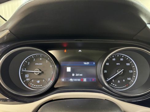 Used 2020 Buick Encore GX Essence w/ Experience Buick Package image 9