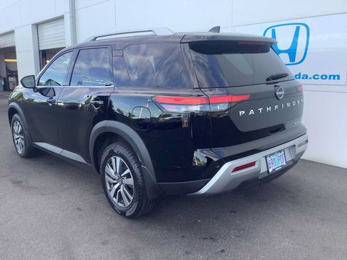 Used 2022 Nissan Pathfinder SL AWD/4WD image 4