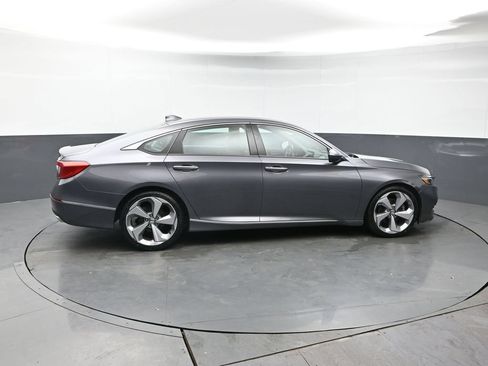 Used 2019 Honda Accord Touring image 7