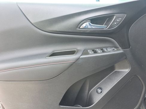 Used 2023 Chevrolet Equinox RS image 8