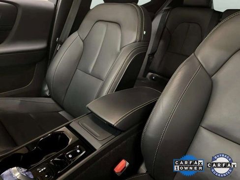Used 2025 Volvo XC40 B5 Plus image 60