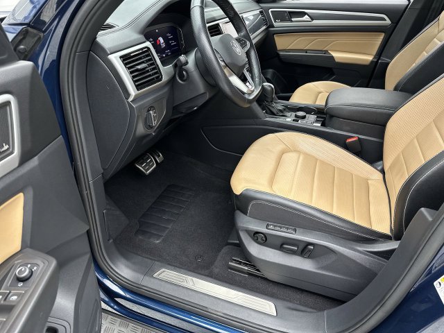Certified 2023 Volkswagen Atlas Cross Sport SEL Premium R-Line AWD/4WD image 12
