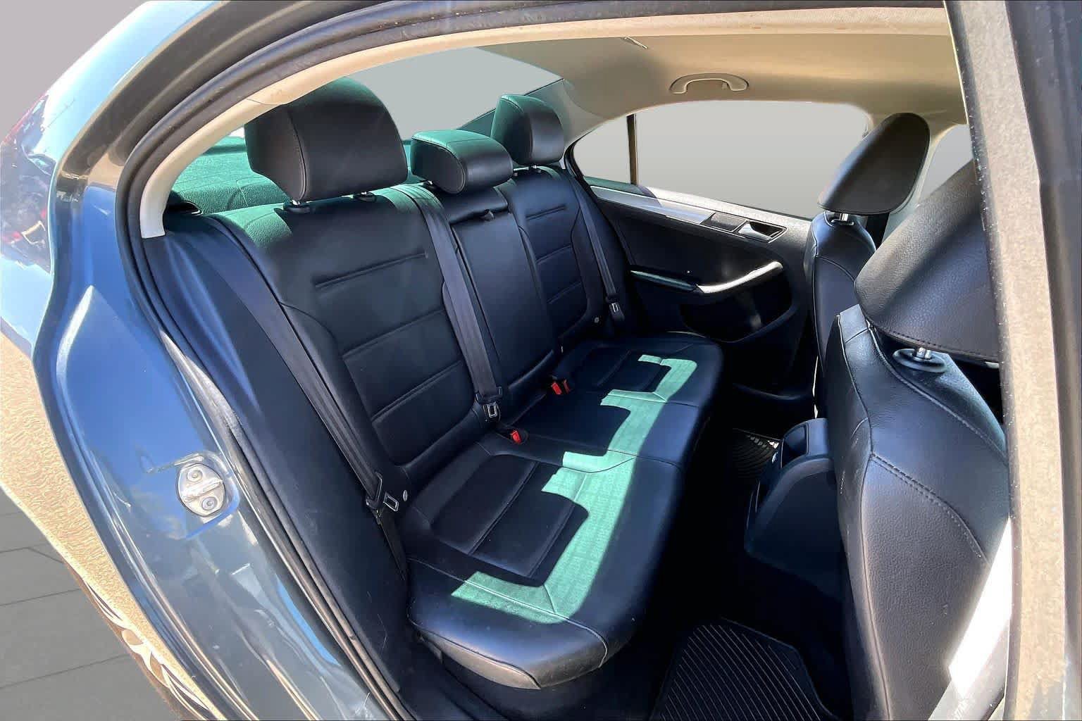 Used 2017 Volkswagen Jetta SE FWD image 20