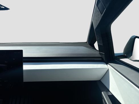 Used 2024 Tesla Cybertruck AWD Crew Cab image 15