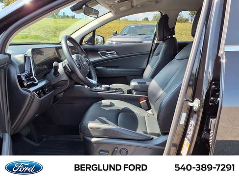 Used 2023 Kia Sportage EX image 17