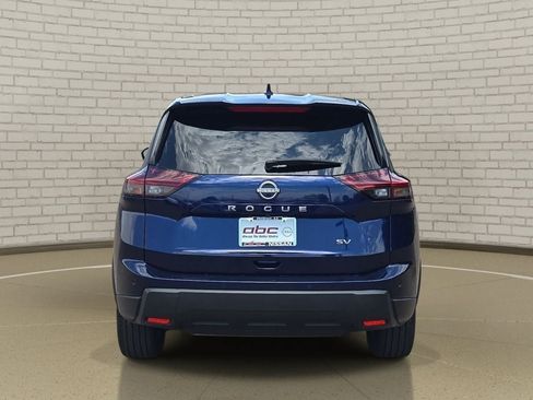 Certified 2024 Nissan Rogue SV FWD image 6