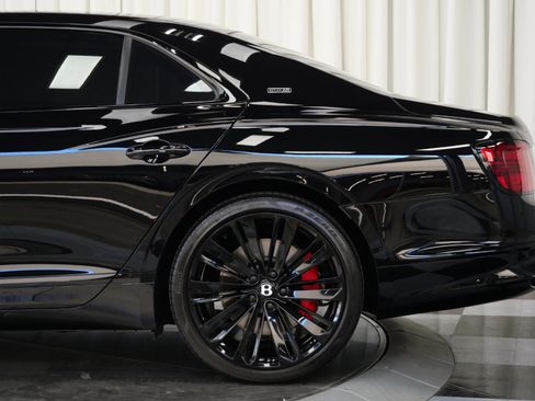 Used 2024 Bentley Flying Spur W12 image 56