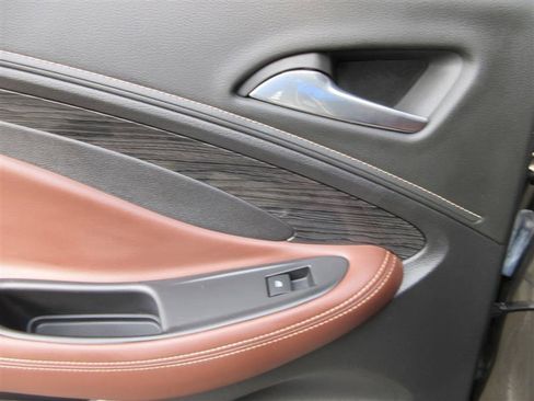 Used 2017 Buick Envision Essence image 28