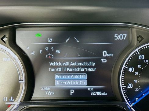 Used 2023 Toyota Venza LE image 12