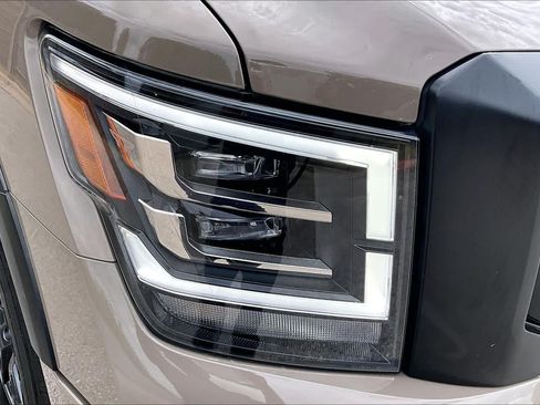 Used 2024 Nissan Titan PRO-4X w/ Off Road Protection Package AWD/4WD image 27