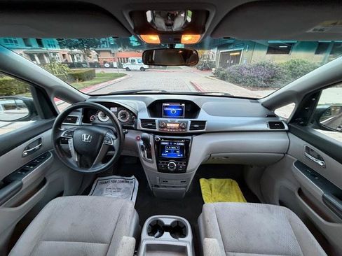 Used 2016 Honda Odyssey SE image 49