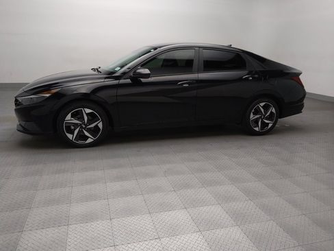 Used 2023 Hyundai Elantra SEL w/ Convenience Package image 2