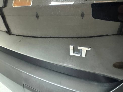 Used 2021 Chevrolet Traverse LT FWD image 13