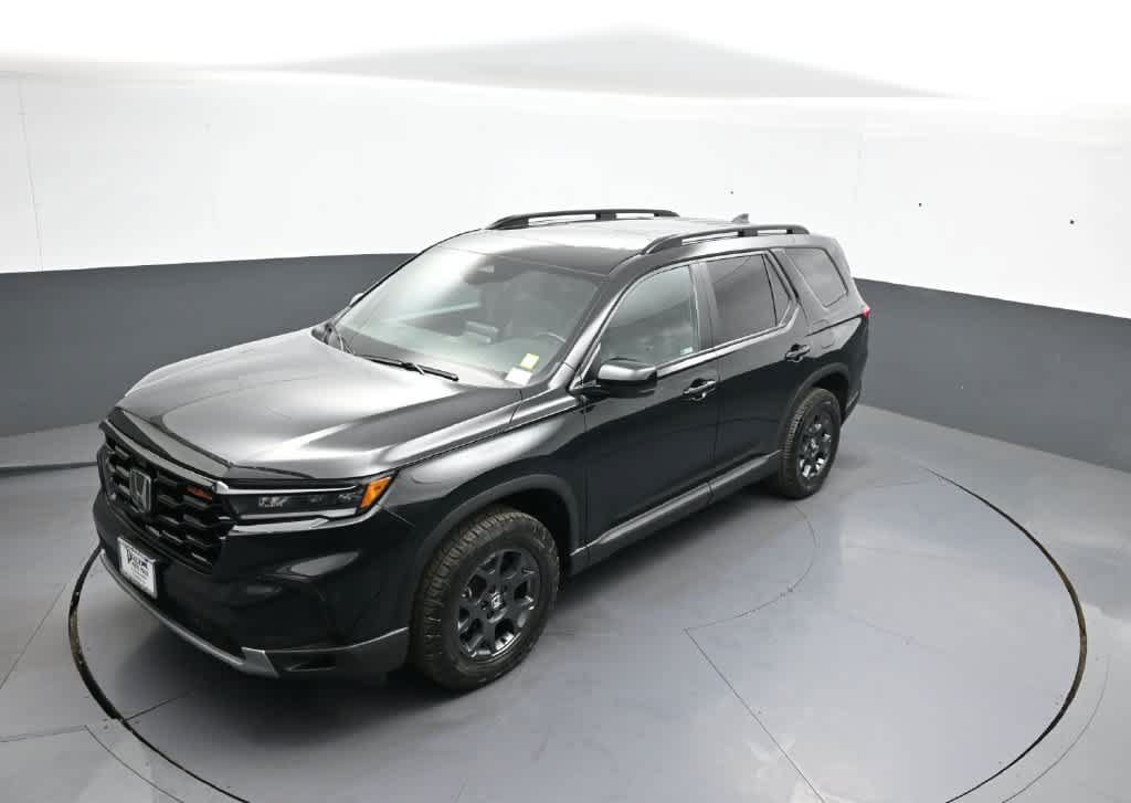 Certified 2024 Honda Pilot TrailSport image 35