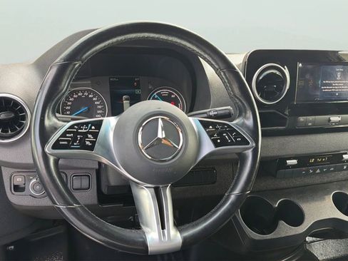 Used 2024 Mercedes-Benz eSprinter 170 Cargo image 19