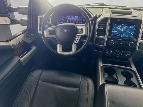 Used 2018 Ford F250 Lariat w/ Chrome Package image 26