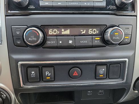 Used 2020 Nissan Titan SV w/ SV Convenience Package image 15