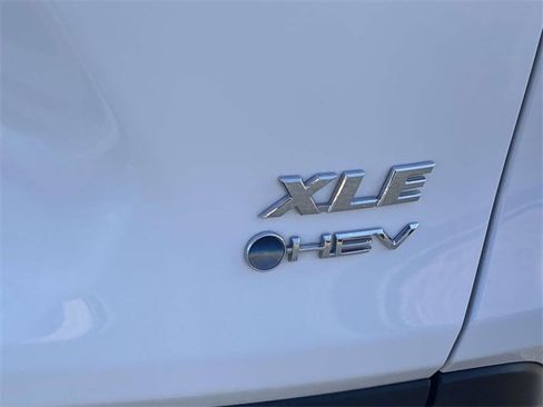 Used 2025 Toyota RAV4 XLE image 8